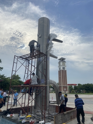 Casting Metal Art Sculptures World'S First Wooden Human Pile Stainless Steel Lighting Sculpture